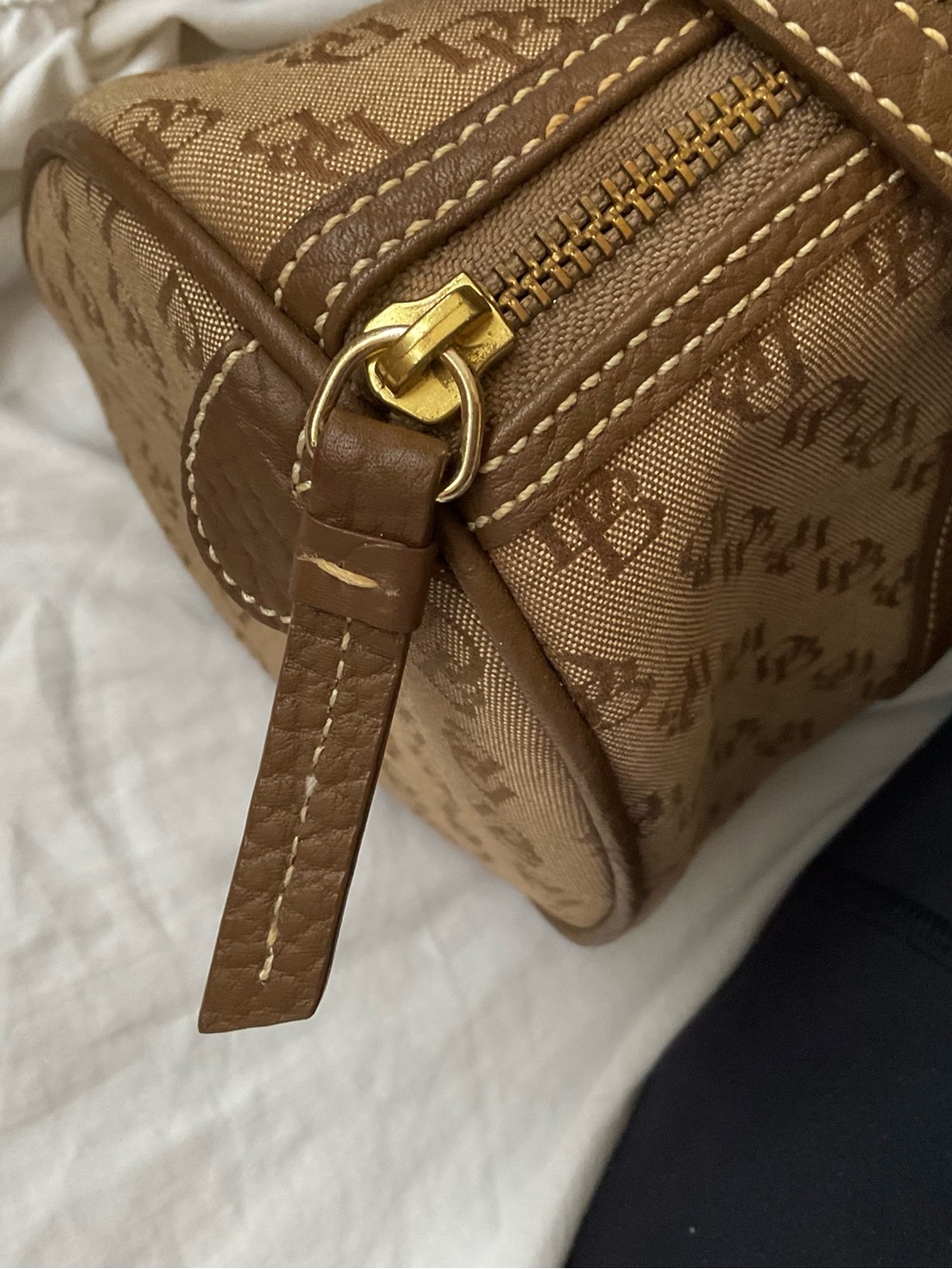 VINTAGE DOONEY & BOURKE BARREL BAG - Picture 12 of 16